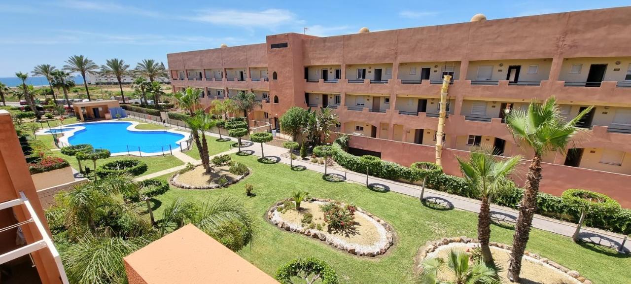 Paraiso de Vera Playa: Beachfront Apartment with Pool Views Exterior photo