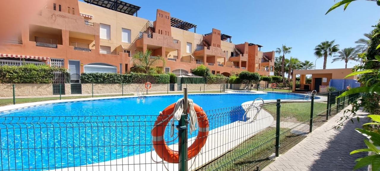 Paraiso de Vera Playa: Beachfront Apartment with Pool Views Exterior photo