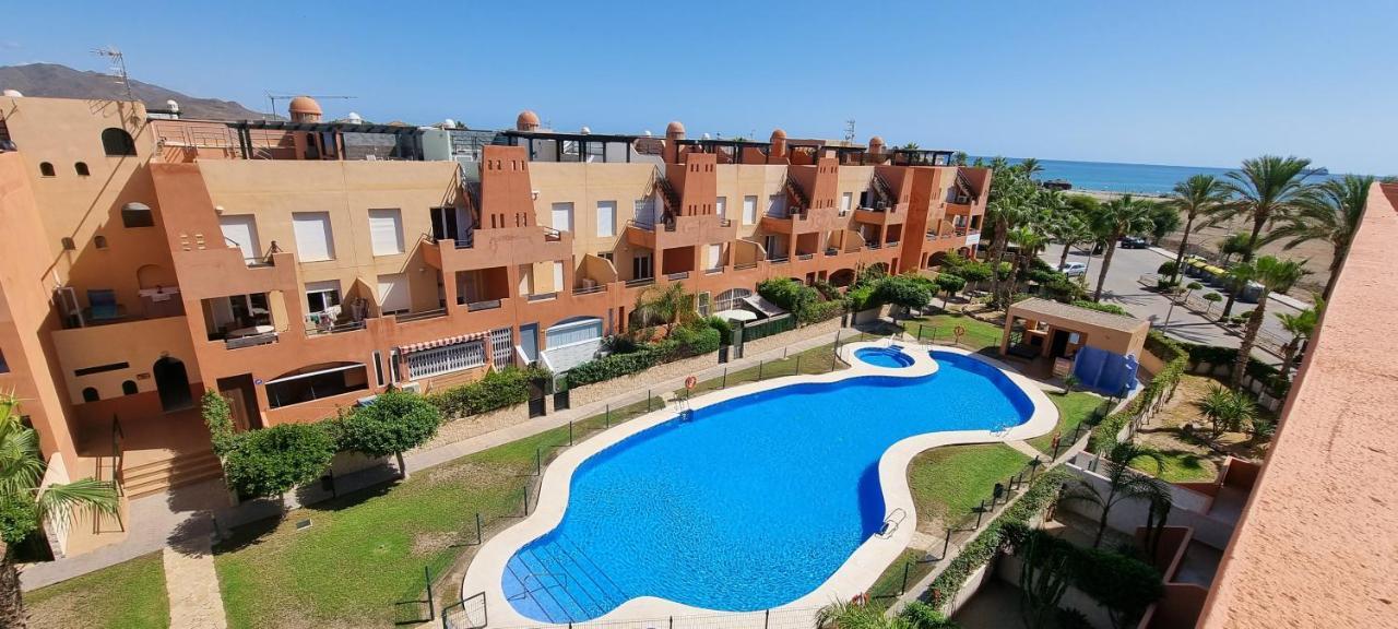 Paraiso de Vera Playa: Beachfront Apartment with Pool Views Exterior photo